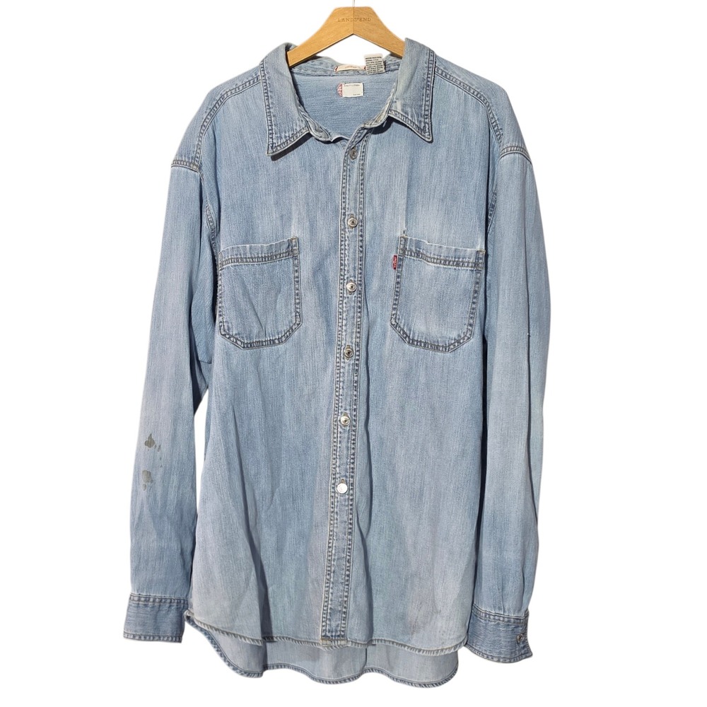 Levis Mens XL Loose Fit Denim Button Down Shirt Light Wash Long Sleeve Cotton